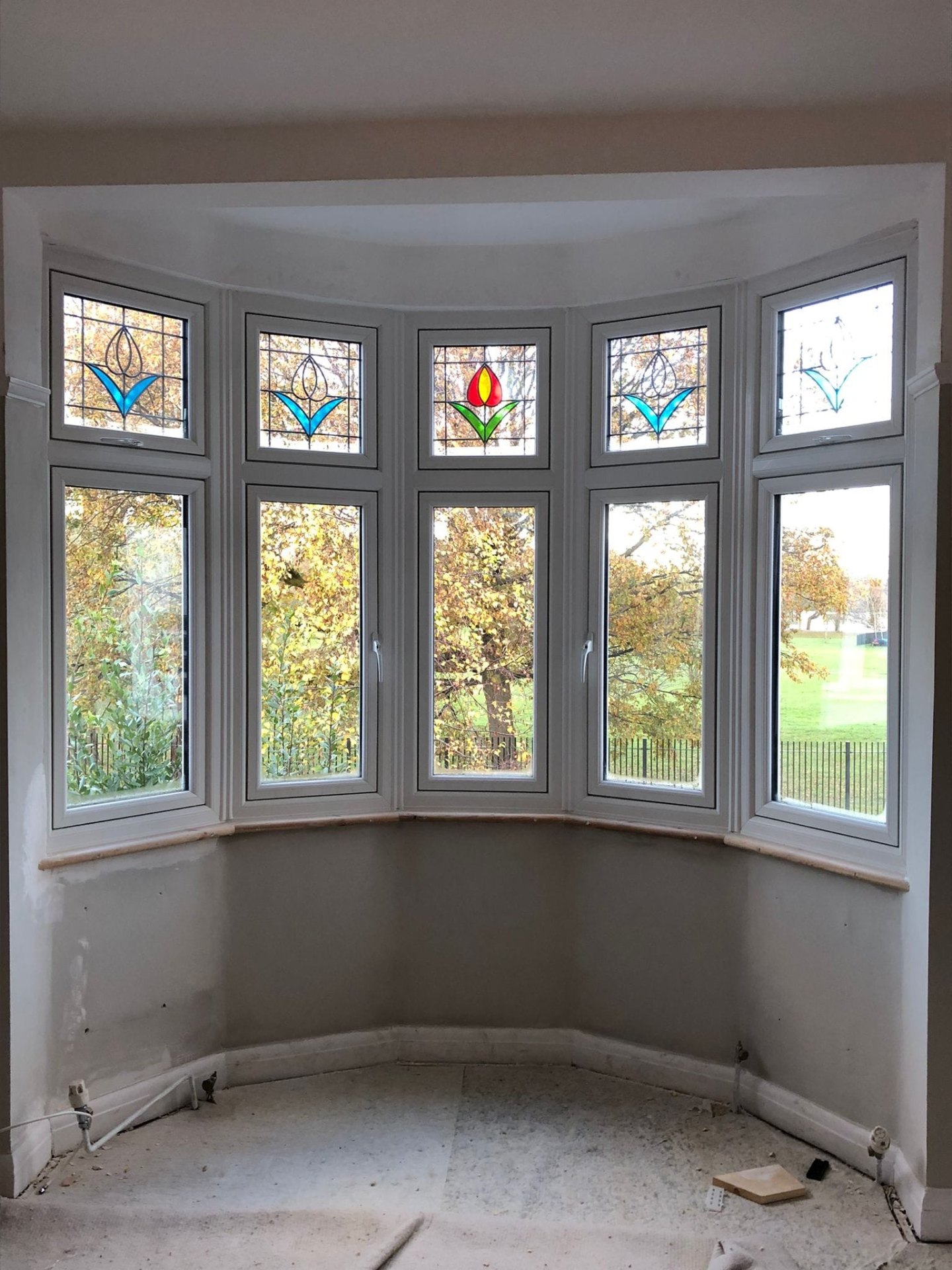 Bay Windows, installation 32