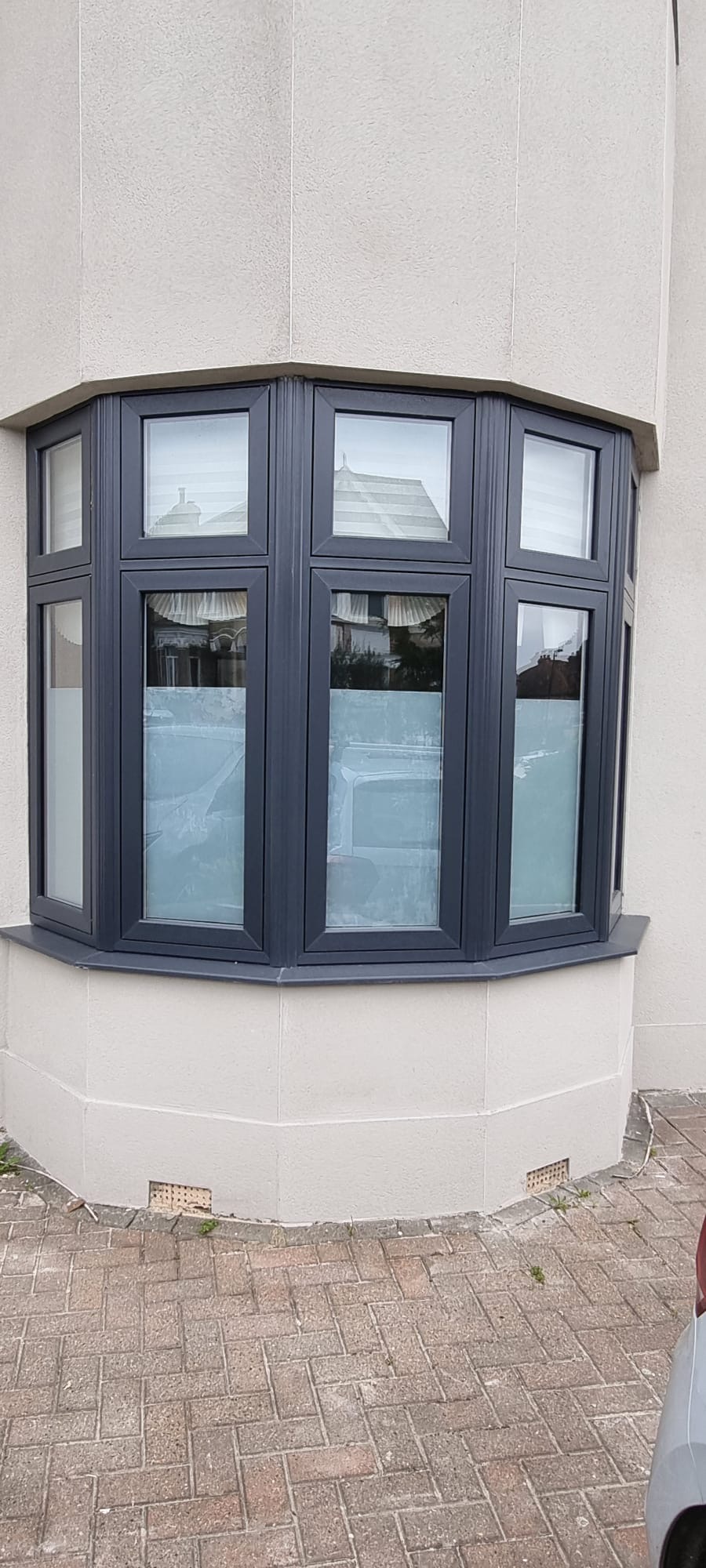 Bay Windows, installation 52